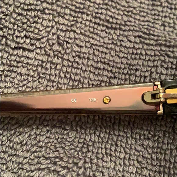 Coach sun glasses - Picture 5 of 6